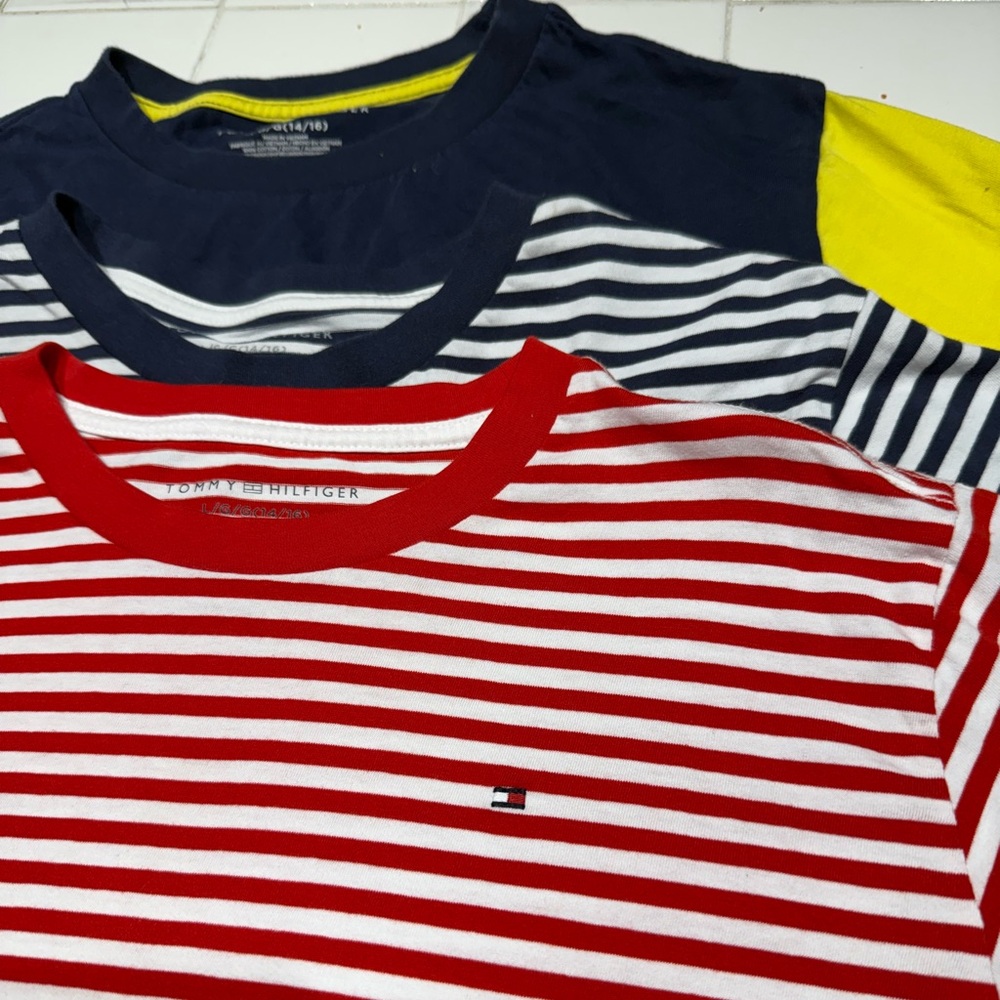 Bundle Tommy Hilfiger Kids XL tshirts